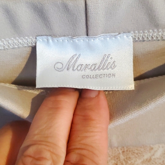 11. NWT Marallis Leggings - Picture 4 of 8